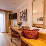 호텔 Parkhotel Seefeld 4*