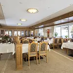 Parkhotel Seefeld 호텔