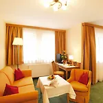 Parkhotel Seefeld 호텔