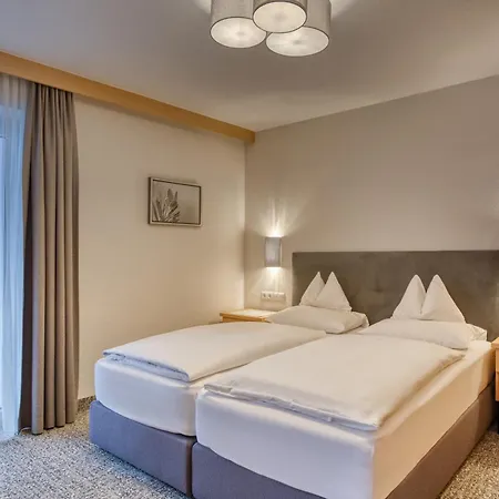 Parkhotel Seefeld Hotel 4*