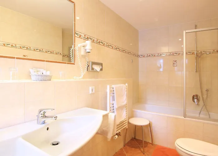 Parkhotel Seefeld 4*